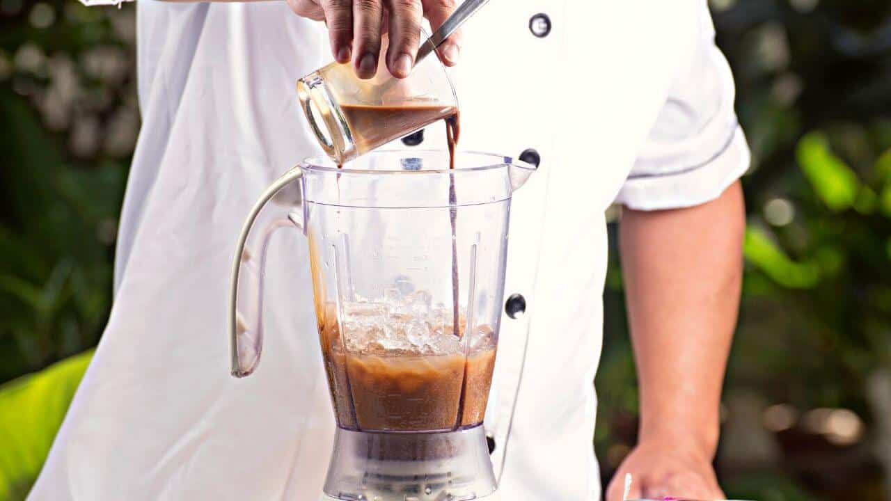 can-you-put-soda-in-a-blender