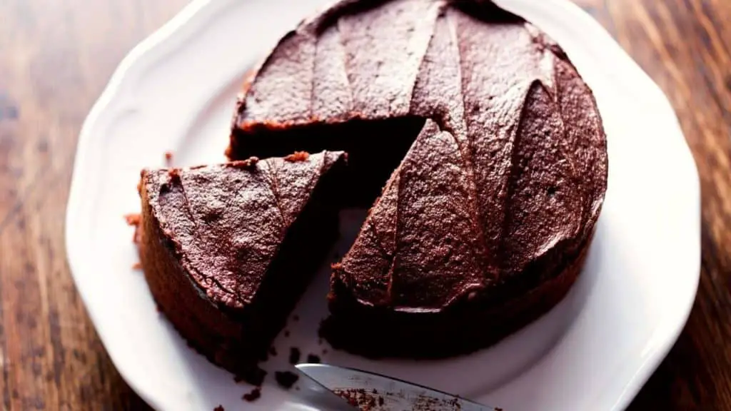 How To Use A Cake Breaker A Great Working Process